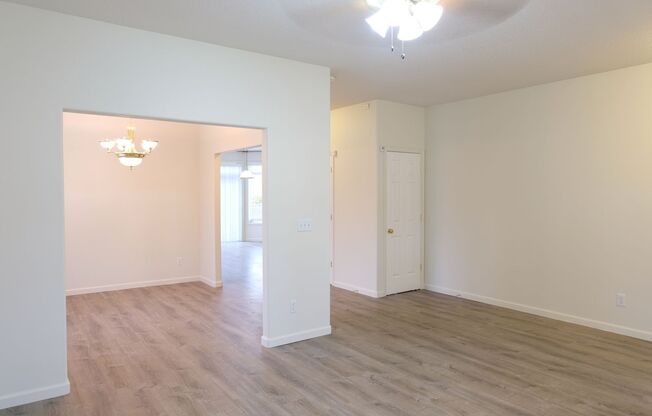 ***REST OF DECEMBER FREE***⭐ Your Dream Rental: Large, Serene Home with Fenced Yard⭐