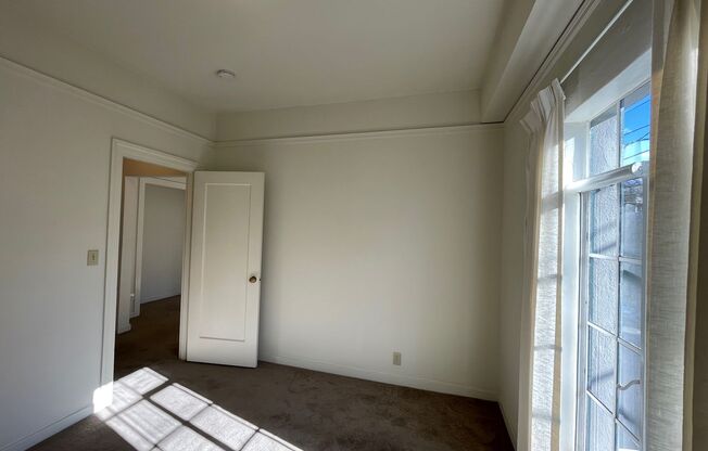 1 bed, 1 bath, 576 sqft, $1,595, Unit 14