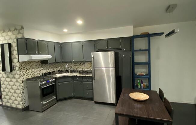 32 28 42 ST