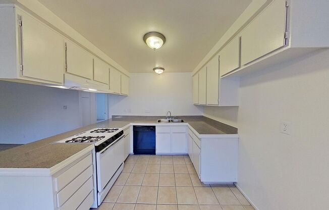 573 N. Tustin Ave