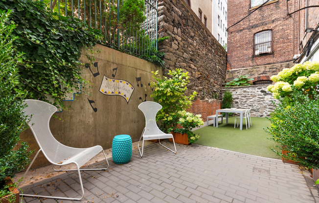 48 W 138 ST
