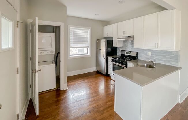 2 beds, 1 bath, 1,105 sqft, $2,550, Unit 2211-3