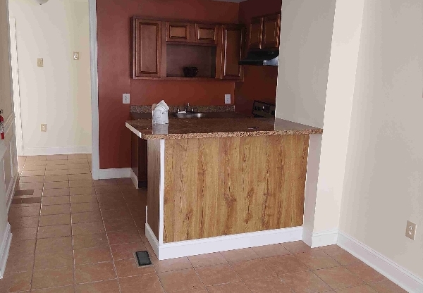 2 beds, 1 bath, $1,200