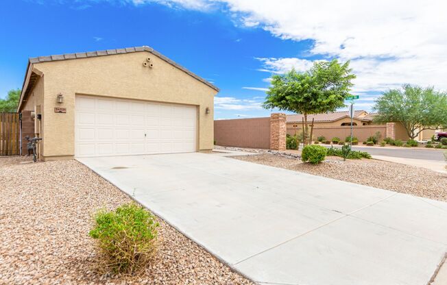 Beautiful 4 Bedroom 2 Bath Single Story Home in San Tan Valley!