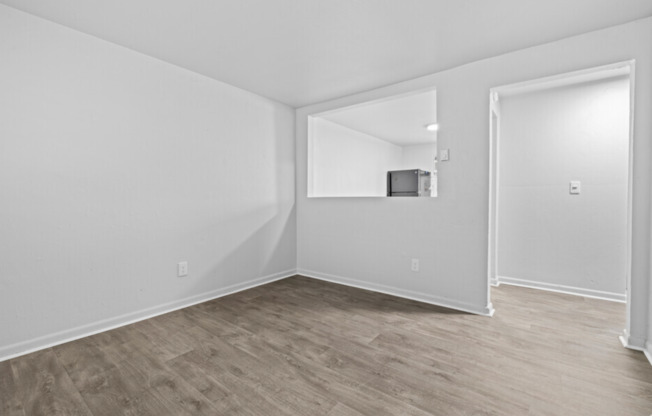 2 beds, 1 bath, 552 sqft, $1,399, Unit 9562-2-2A