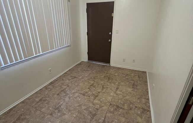 2 beds, 1 bath, 1,000 sqft, $1,795, Unit 12