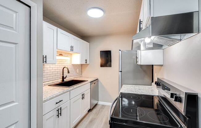 2 beds, 1 bath, 670 sqft, $1,199, Unit 2223 - 3C