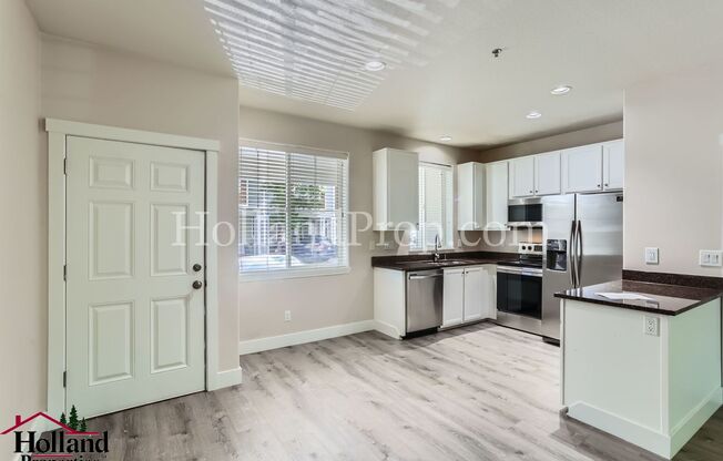 Charming 2-Bedroom Retreat in Prime Hillsboro Location