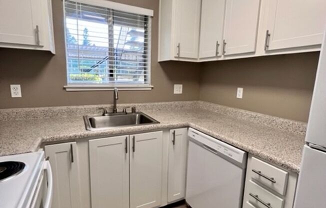 2 beds, 2 baths, 900 sqft, $1,795, Unit 115