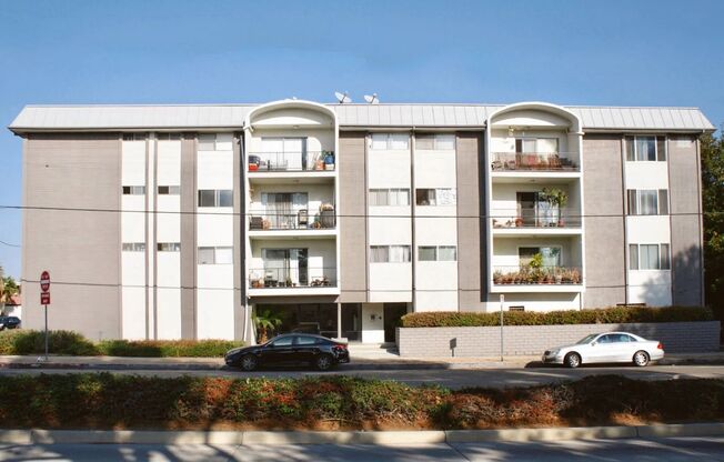 1 bed, 1 bath, 800 sqft, $2,200, Unit 206