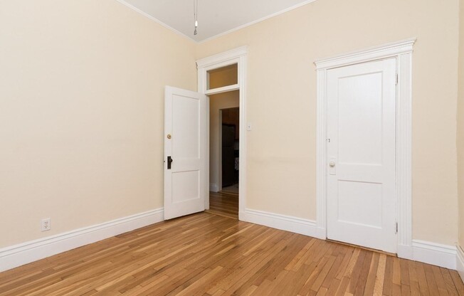 60 Charlesgate E