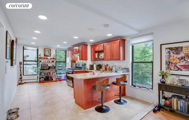 655 6 AVE