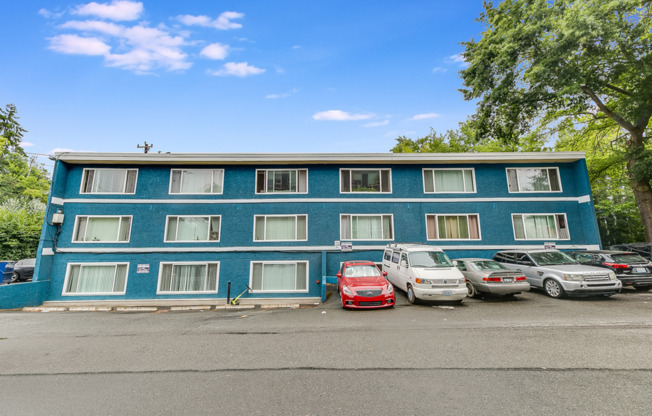 Newly Remodeled 1bed/1bath Apartment in the Mt Baker Neighborhood!
