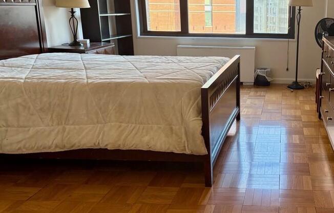 1 bed, 1.5 baths, 900 sqft, $5,700, Unit 31B