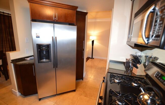 Meridian Luxury 1 Bed/1Bath Condo in Resort Style Community.