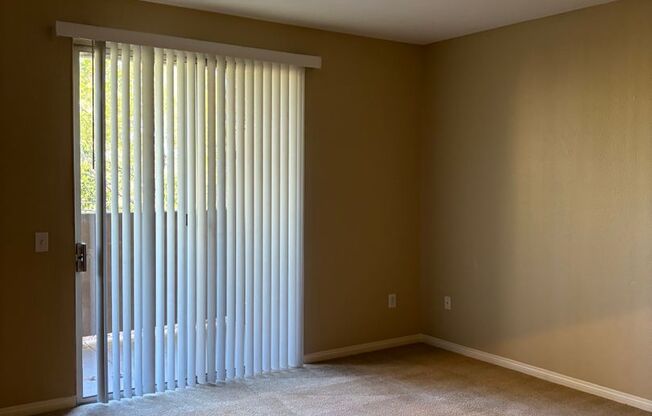 3 beds, 2 baths, $1,600