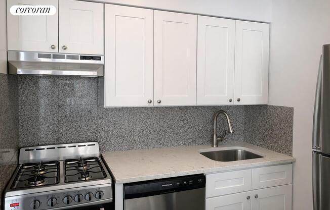 2 beds, 1 bath, 900 sqft, $5,400, Unit 9E