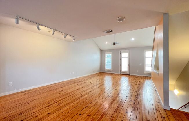 1205 KINNEY AVE