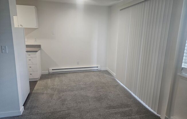 1 bed, 1 bath, 638 sqft, $1,249, Unit 30