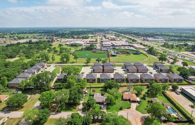 3 beds, 2 baths, $1,598, Unit 1422