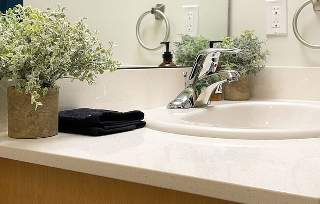 1 bed, 1 bath, 761 sqft, $1,450, Unit 504