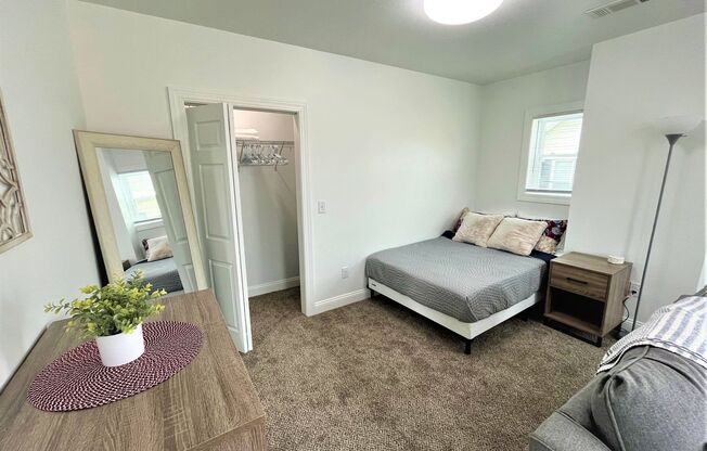 1 bed, 1 bath, 570 sqft, $1,250, Unit 8