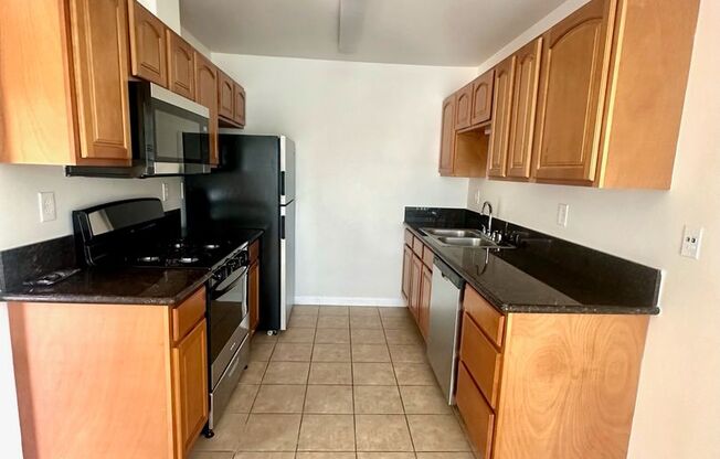 2 beds, 1 bath, 918 sqft, $2,945, Unit 045