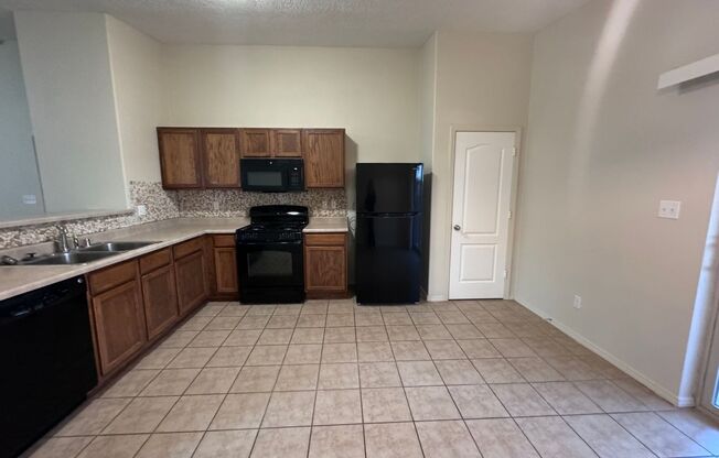 3 beds, 2 baths, $1,825