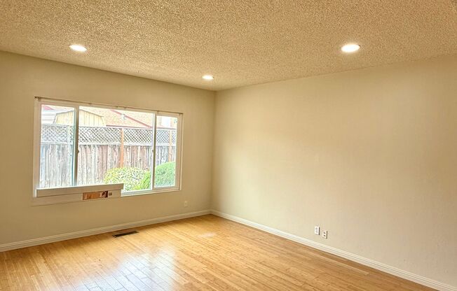 COMING SOON! $3,790 / 3 BR - 1528 S.F. VERY NICE BROOKVALE HOME IN FREMONT