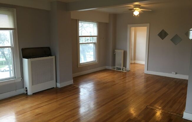 1 bed, 1 bath, 819 sqft, $1,325, Unit 7L