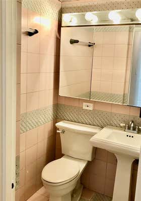 Studio, 1 bath, $2,000, Unit 4 D
