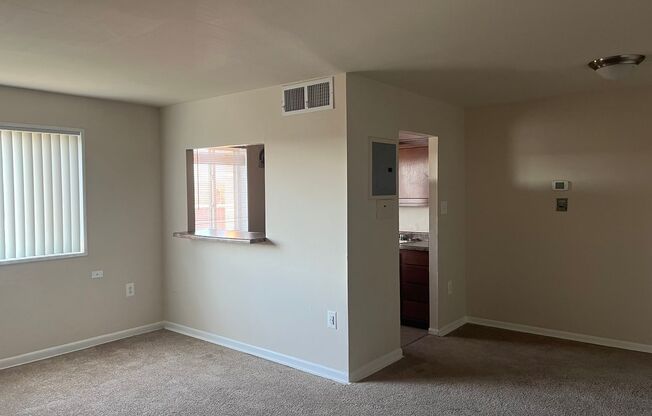 2 beds, 1 bath, 800 sqft, $1,700, Unit 2502-204