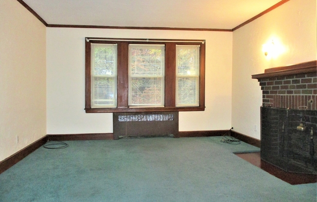 27 RIDGEMONT ST