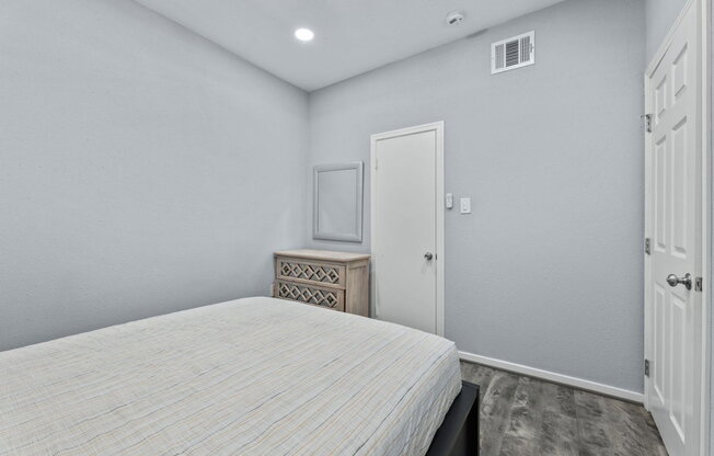 1 bed, 1 bath, 585 sqft, $1,300, Unit 1