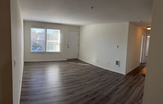 2 beds, 2 baths, 1,018 sqft, $1,550, Unit 354-2013