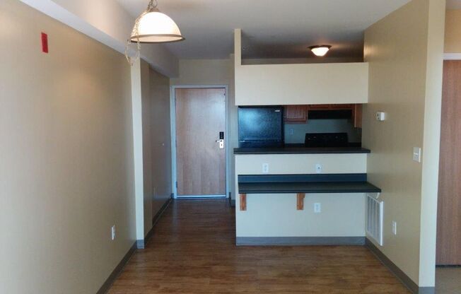 1 bed, 1 bath, $630, Unit 001