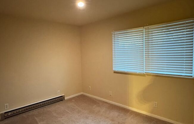 2 beds, 1 bath, $1,750