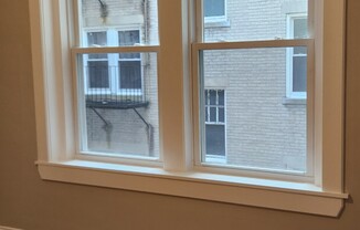 2 beds, 1 bath, $3,120, Unit 10