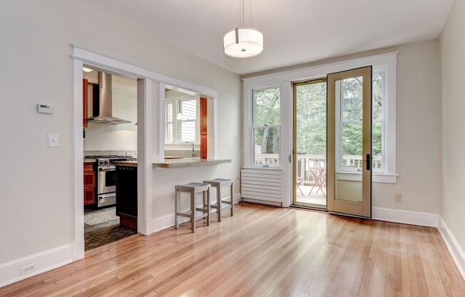 Charming 6-Bedroom Georgetown Rowhouse with Private Backyard