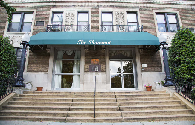 The-Shawmut-Front-Entrance