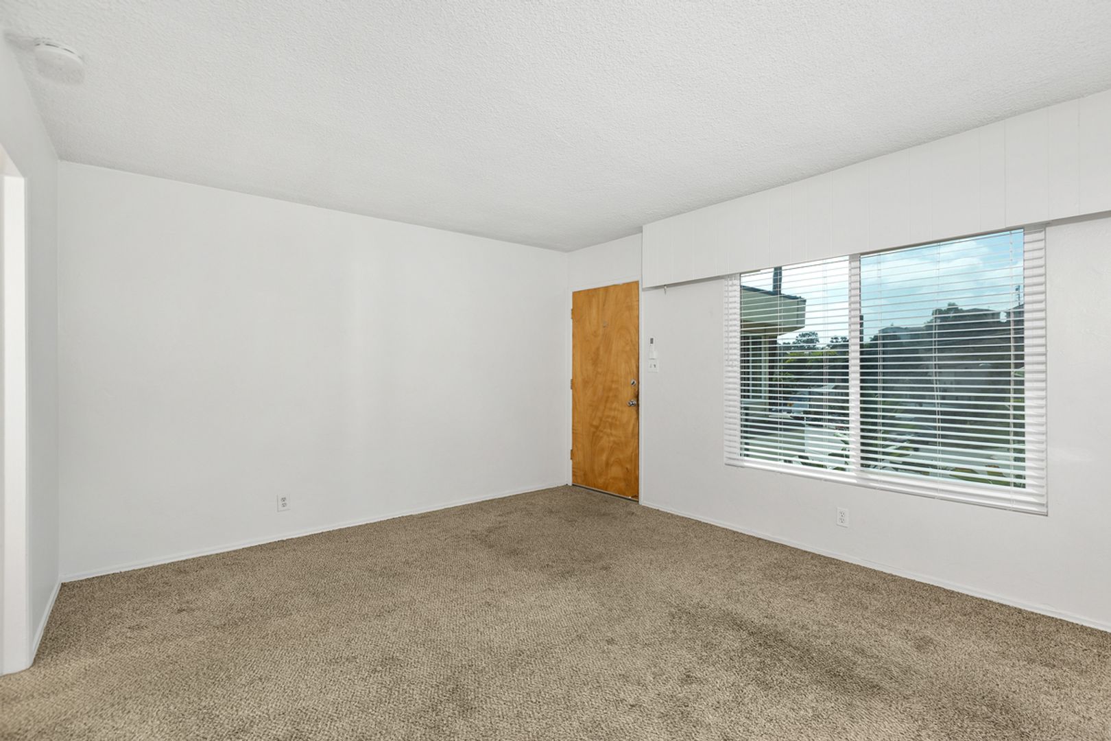 3525 REYNARD WAY