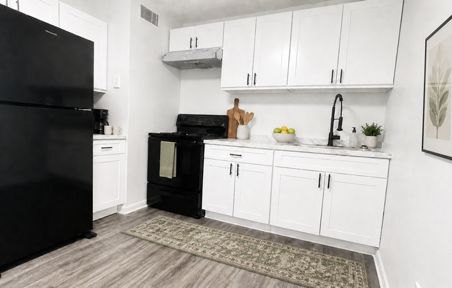 2 beds, 1 bath, 943 sqft, $1,210, Unit 15