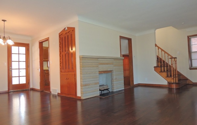 Astonishingly Renovated 3 Bedroom, 1.5 Bathroom Colonial!