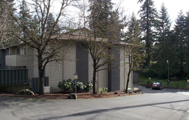 EDGEWOOD MANOR