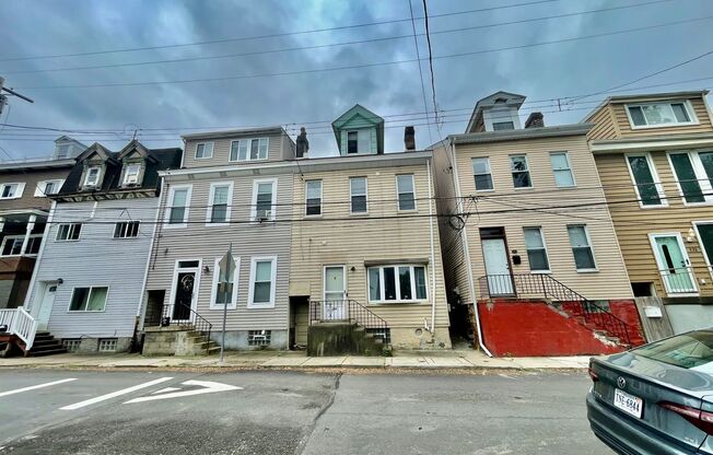 3 Bed 1.5 Bath- Southside Pittsburgh PA