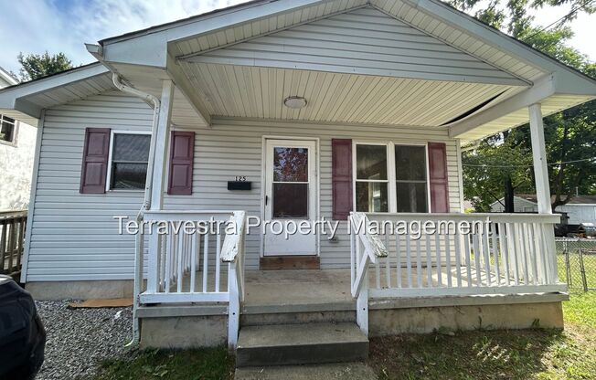 Single family 3 bed with large fenced yard