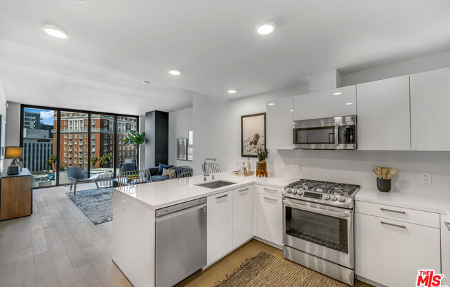 1 bed, 1 bath, 798 sqft, $2,888, Unit 1420