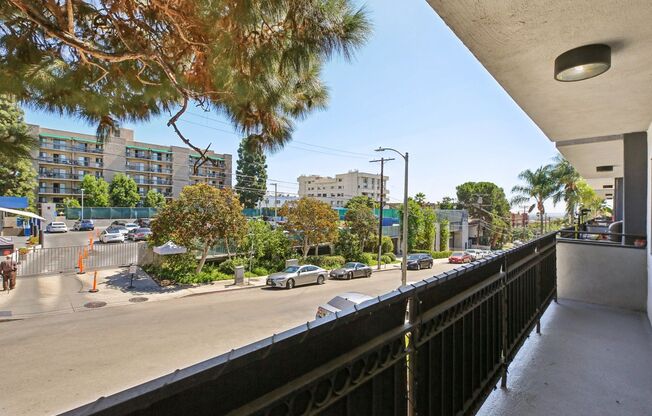 3 beds, 2 baths, 1,350 sqft, $2,895, Unit 303