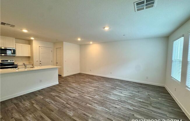 New Cadence Townhome with Quartz Kitchen & Mountain Views