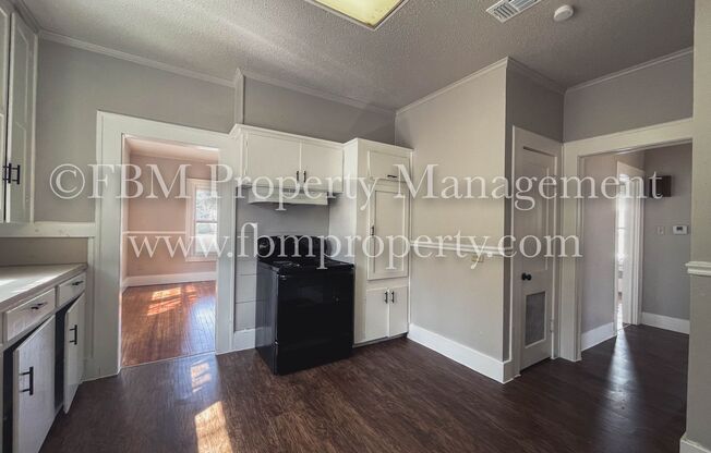 2 beds, 1 bath, $1,050